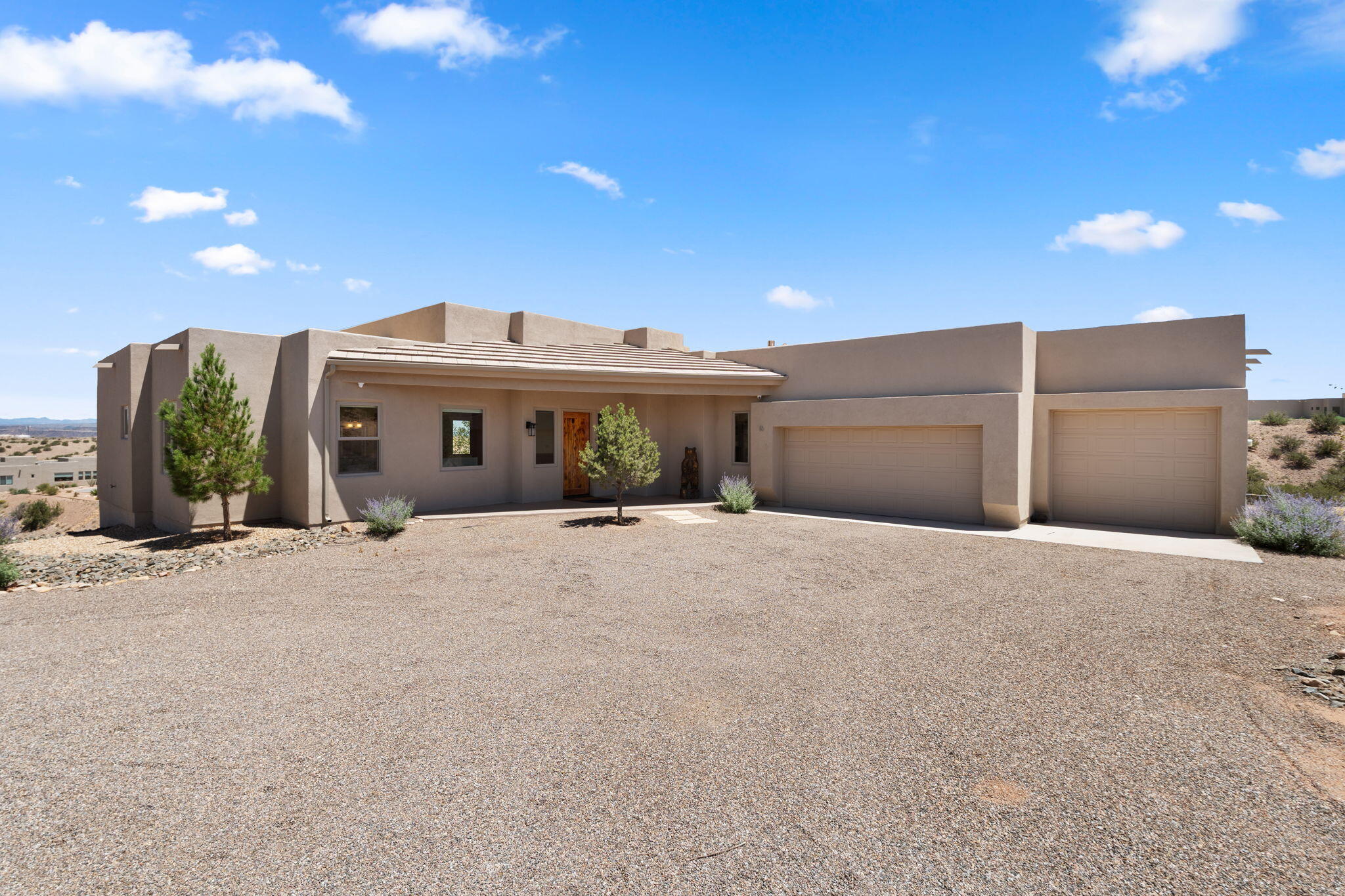 16 Mimbres Court