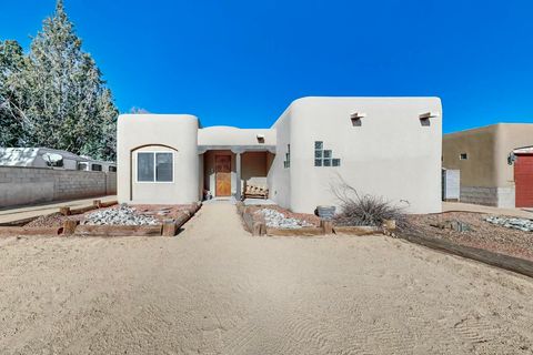 Photo of 233 Shangri La Court NW, Albuquerque, NM 87107 (MLS # 1106849)