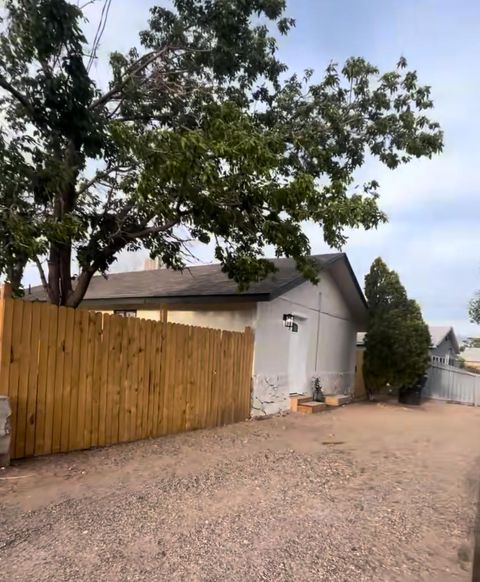 Photo of 509 Freeman Avenue NW, Albuquerque, NM 87107 (MLS # 1102447)