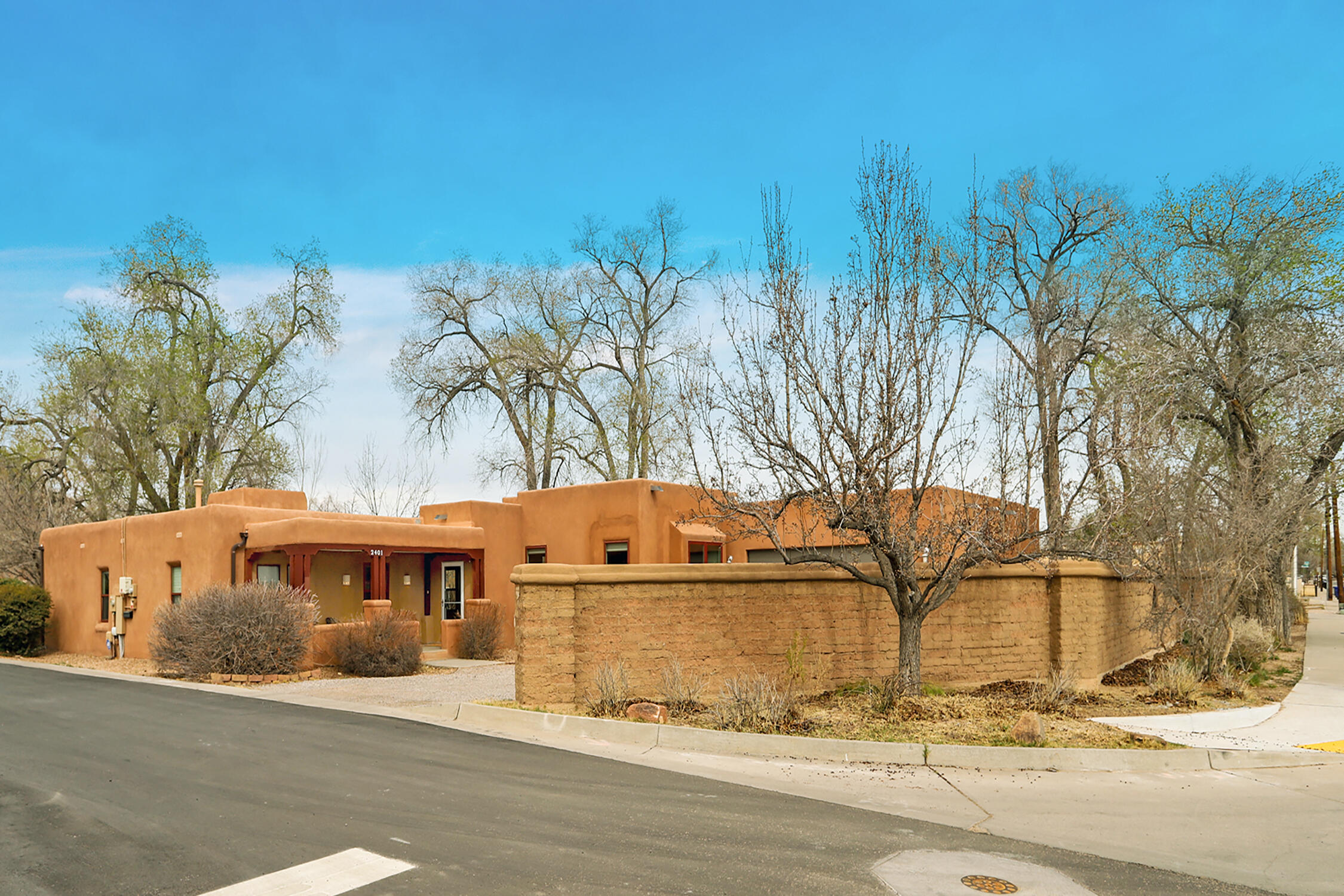 2401 Kestrel Court NW