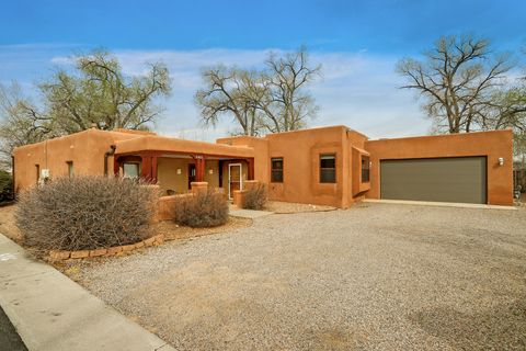 2401 Kestrel Court NW Albuquerque NM 87107