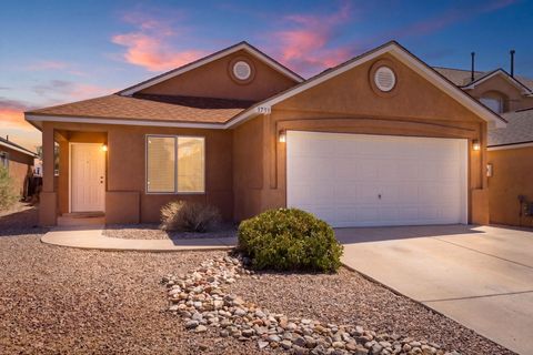 Homes For Sale - 1733 Gallinas Road<br/> Rio Rancho, NM 87144