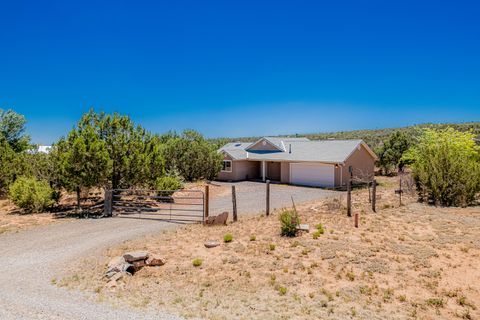 Photo of 18 Morgan Drive, Edgewood, NM 87015 (MLS # 1105856)