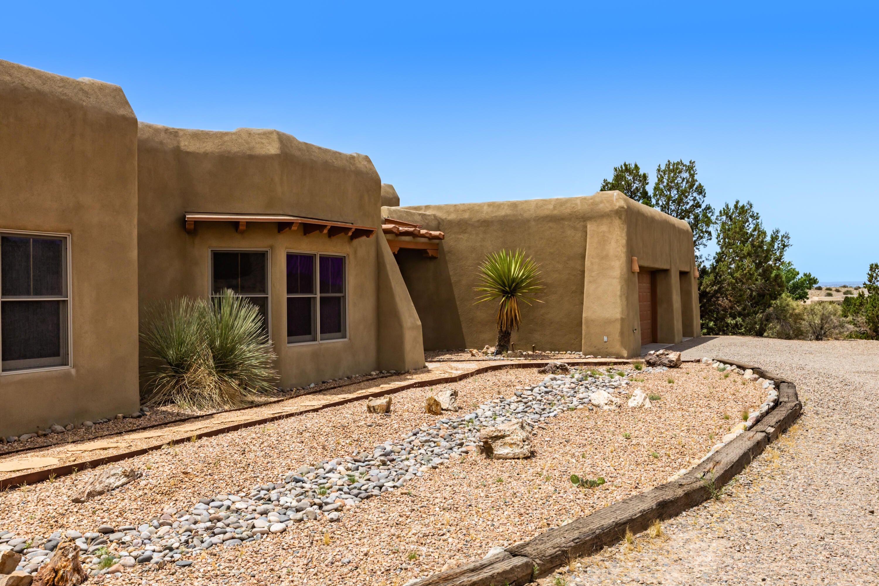 41 Santa Ana Loop