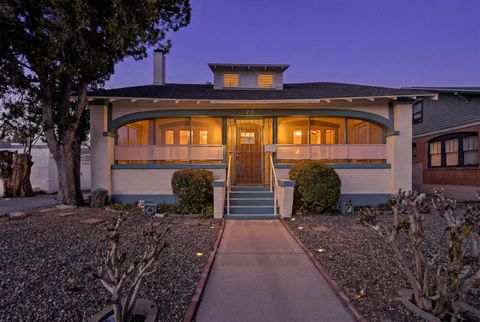 Photo of 215 9th Street NW, Albuquerque, NM 87102 (MLS # 1099187)