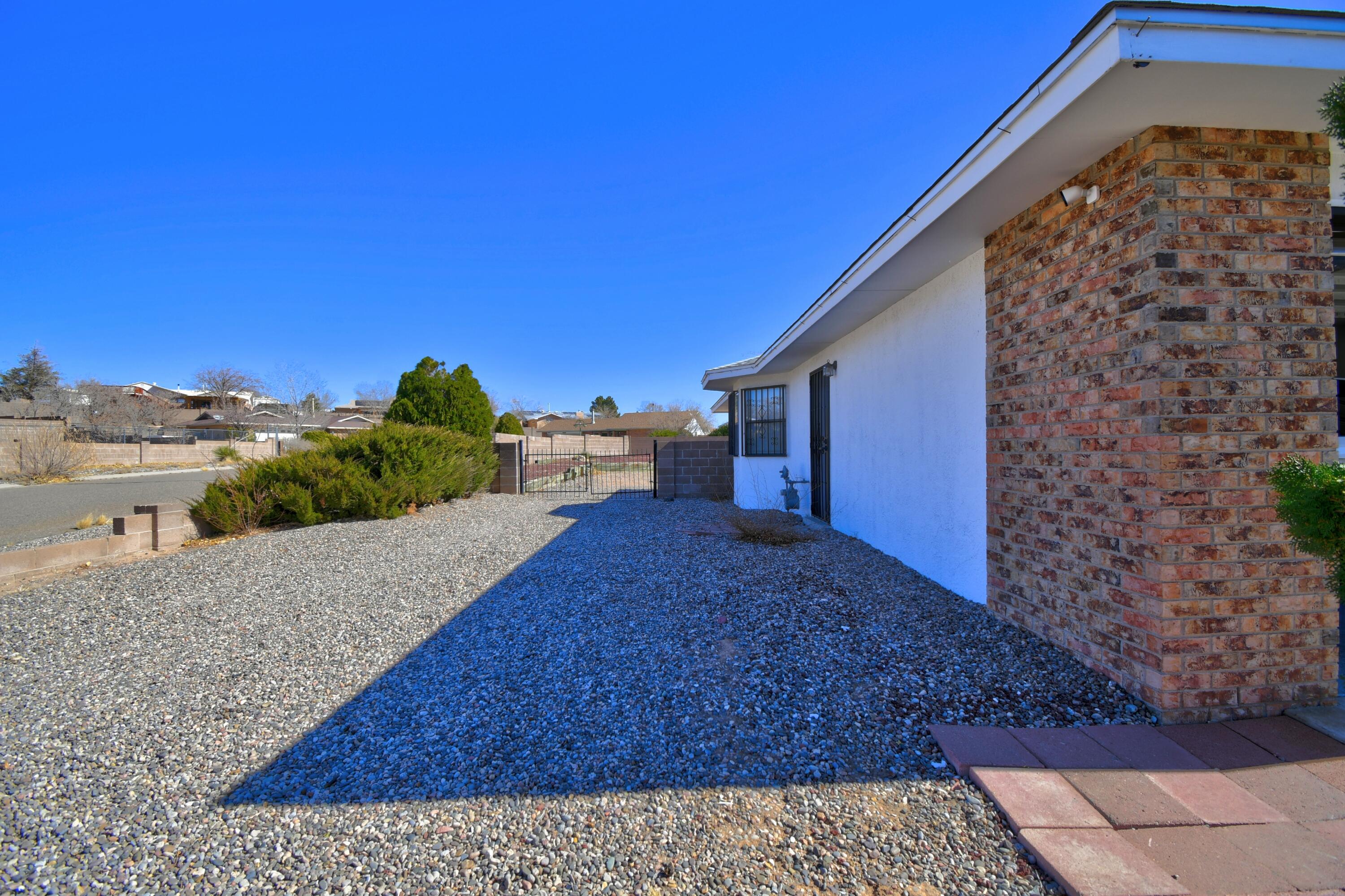 4701 Aquamarine Drive, Rio Rancho, New Mexico image 2