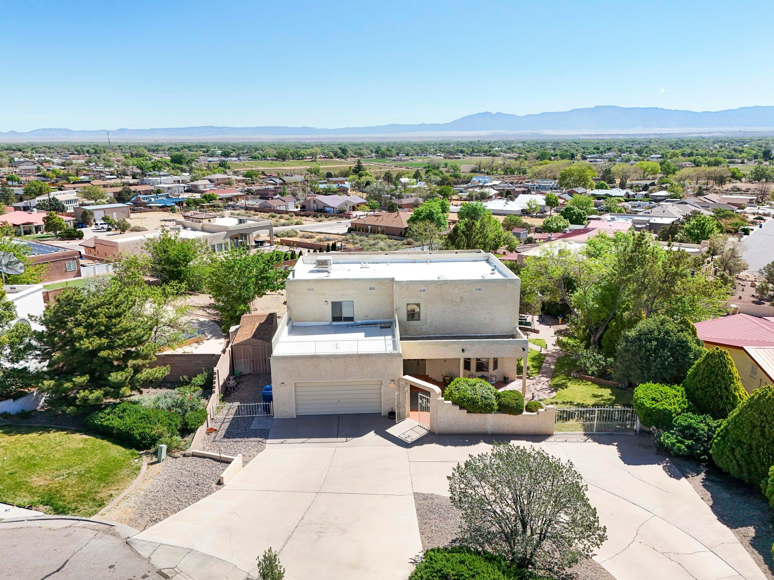 980 Hillside Circle SW
