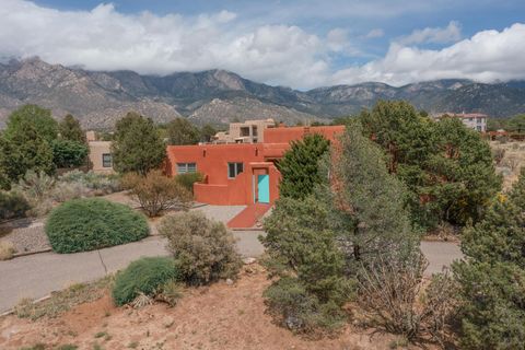 Photo of 1704 QUAIL RUN Court NE, Albuquerque, NM 87122 (MLS # 1092422)