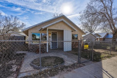 Photo of 408 N Ross Avenue, Mountainair, NM 87036 (MLS # 1099082)