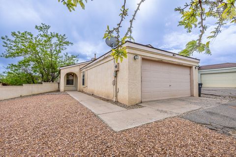 Photo of 1800 Ira Drive NE, Rio Rancho, NM 87144 (MLS # 1101398)