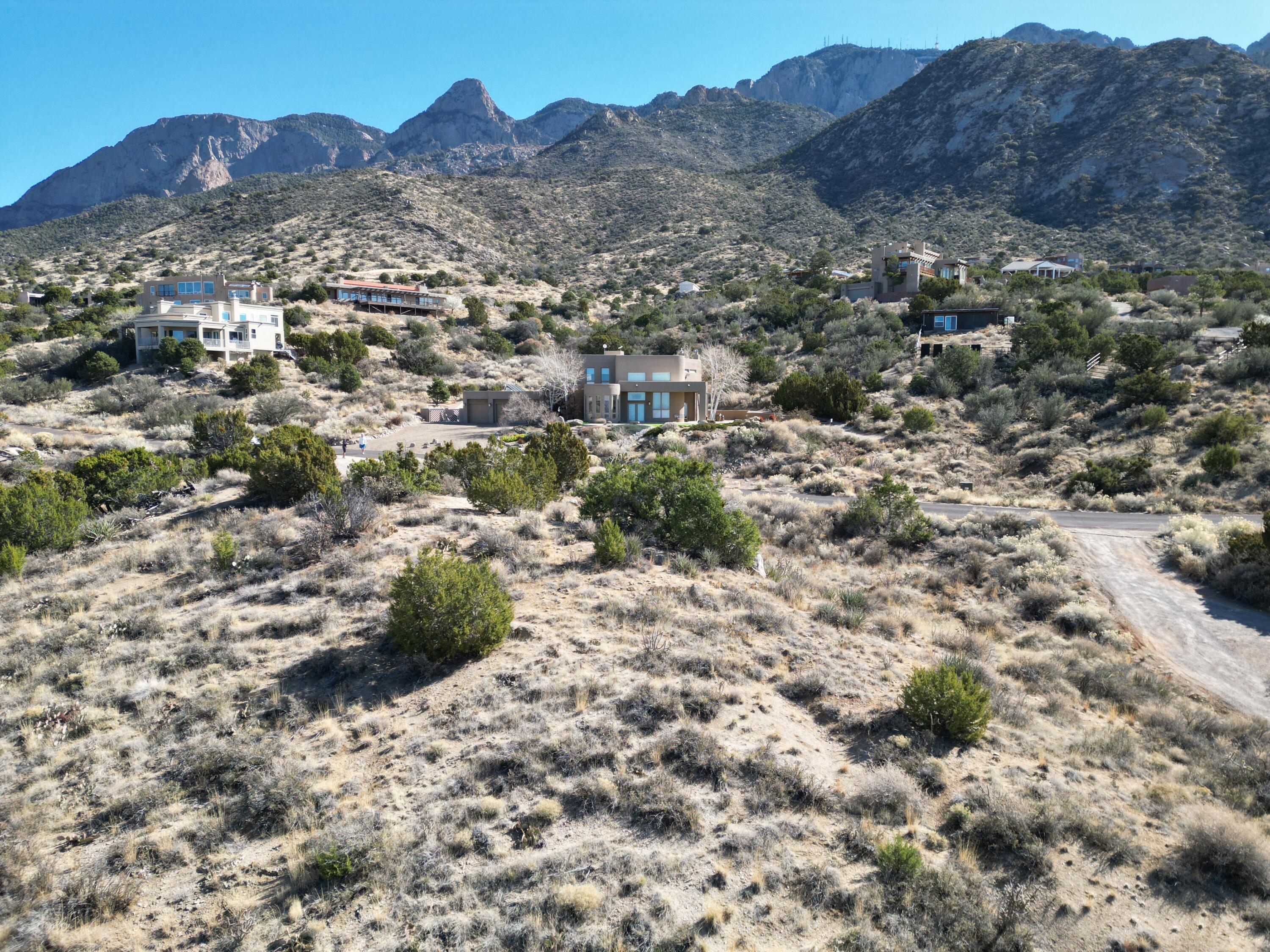 28 Tierra Monte Drive NE