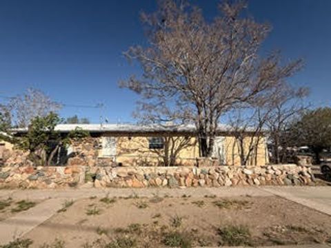 Photo of 300 Wisconsin Street, Belen, NM 87002 (MLS # 1100804)