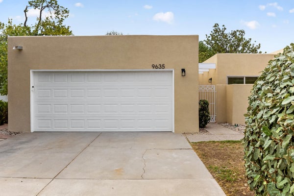 9635 VILLAGE GREEN DR NE, ALBUQUERQUE, NM 87111 - Image 38d7407ca3a4f9489eb6f6bcb8fdb32a/949202376