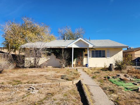 Photo of 3106 Truman Street NE, Albuquerque, NM 87110 (MLS # 1094983)