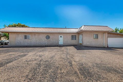 Photo of 115 DALLAS Street SE, Albuquerque, NM 87108 (MLS # 1083062)