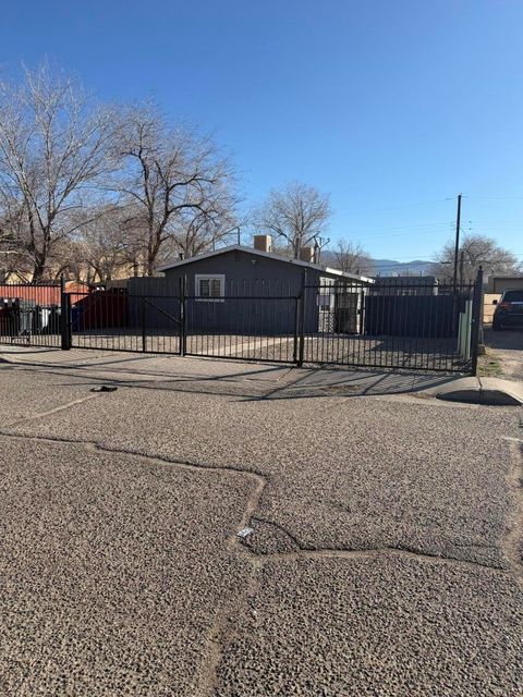 412 Tennessee Street NE Albuquerque NM 87108
