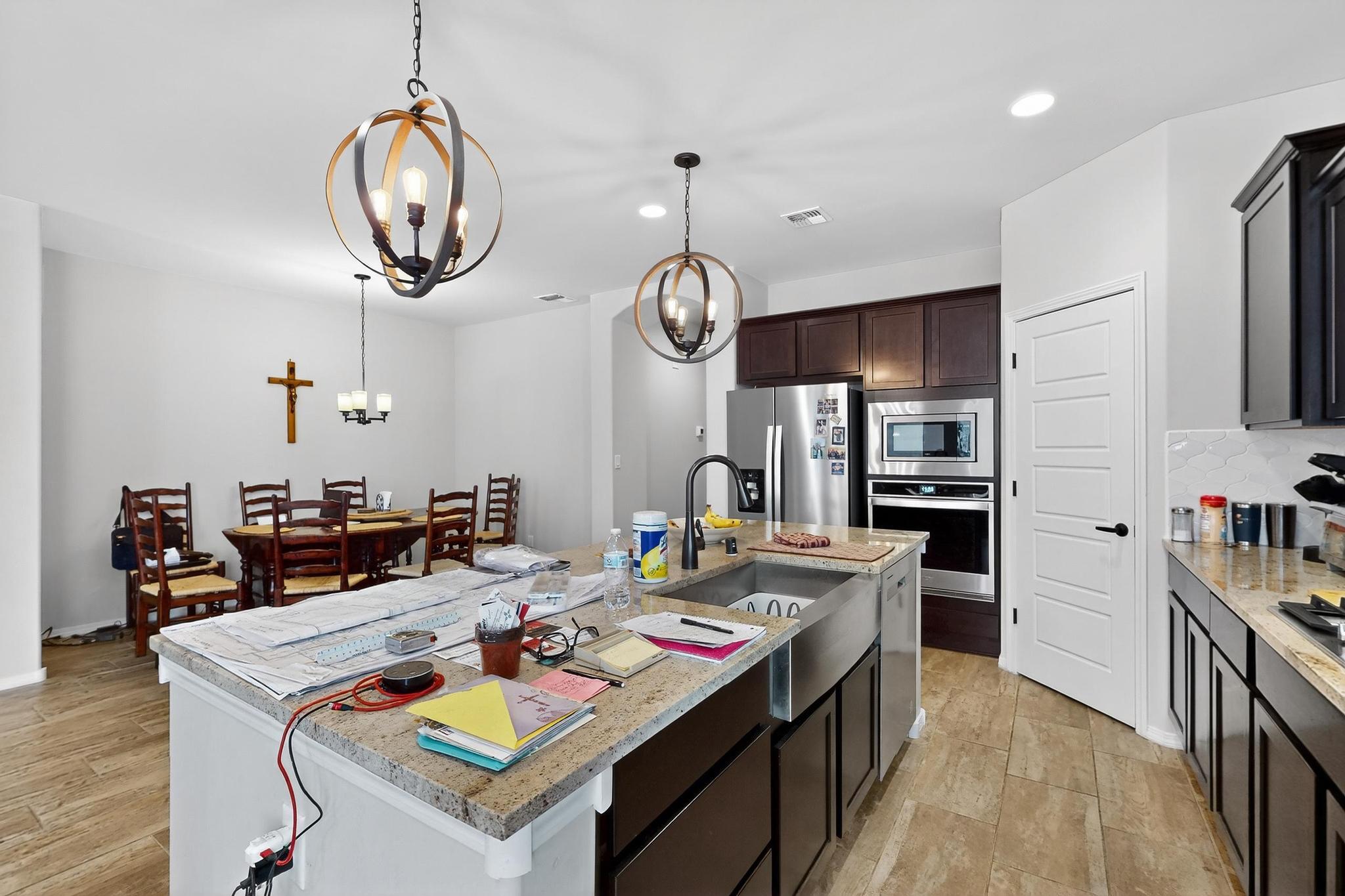 4276 CROWNED EAGLE Loop NE