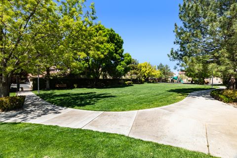 Photo of 2131 Altura Azul Lane NE, Albuquerque, NM 87110 (MLS # 1102303)