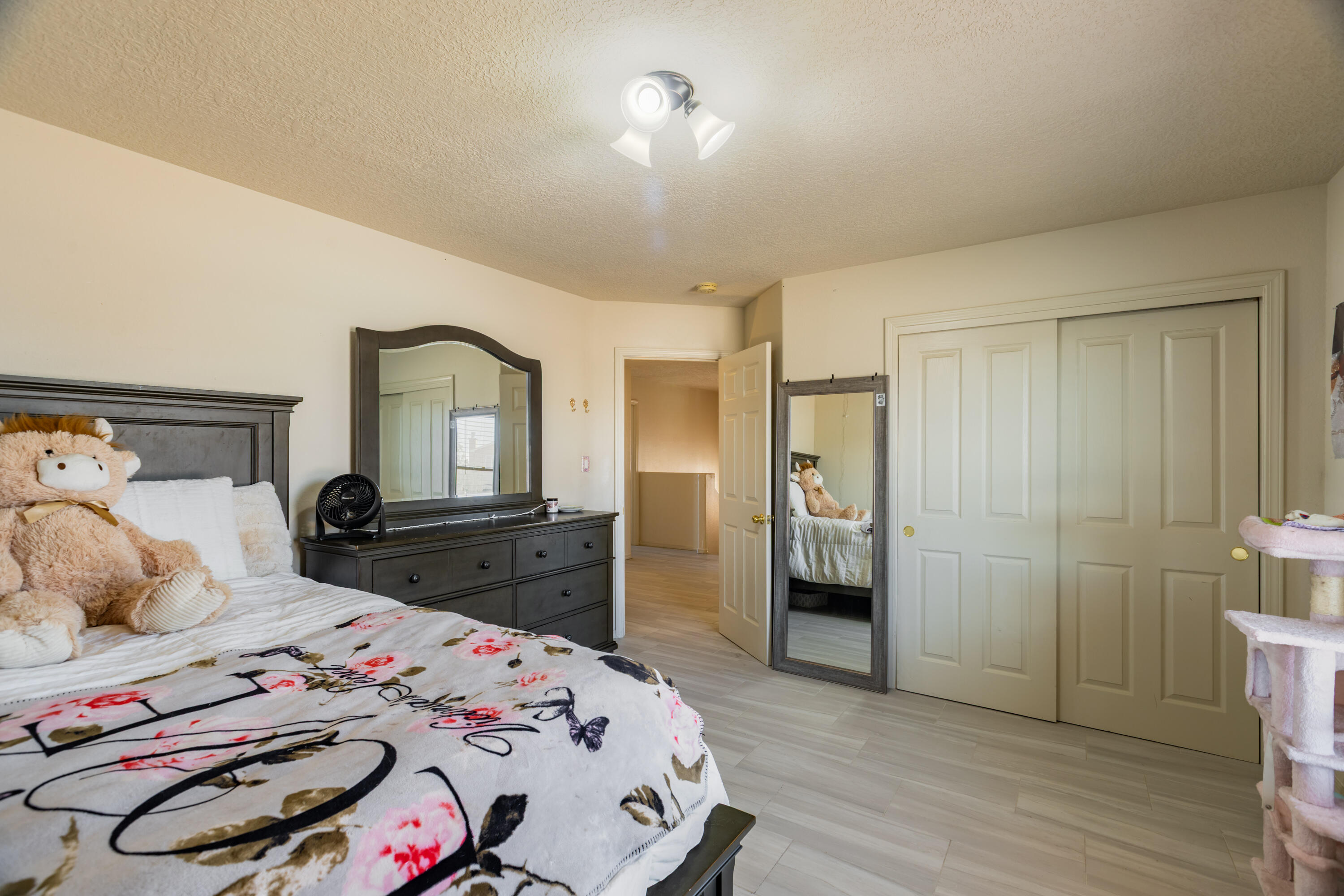 Rio Rancho, New Mexico 87144, United States, 4 Bedrooms Bedrooms, ,3 BathroomsBathrooms,Residential,Active,203250