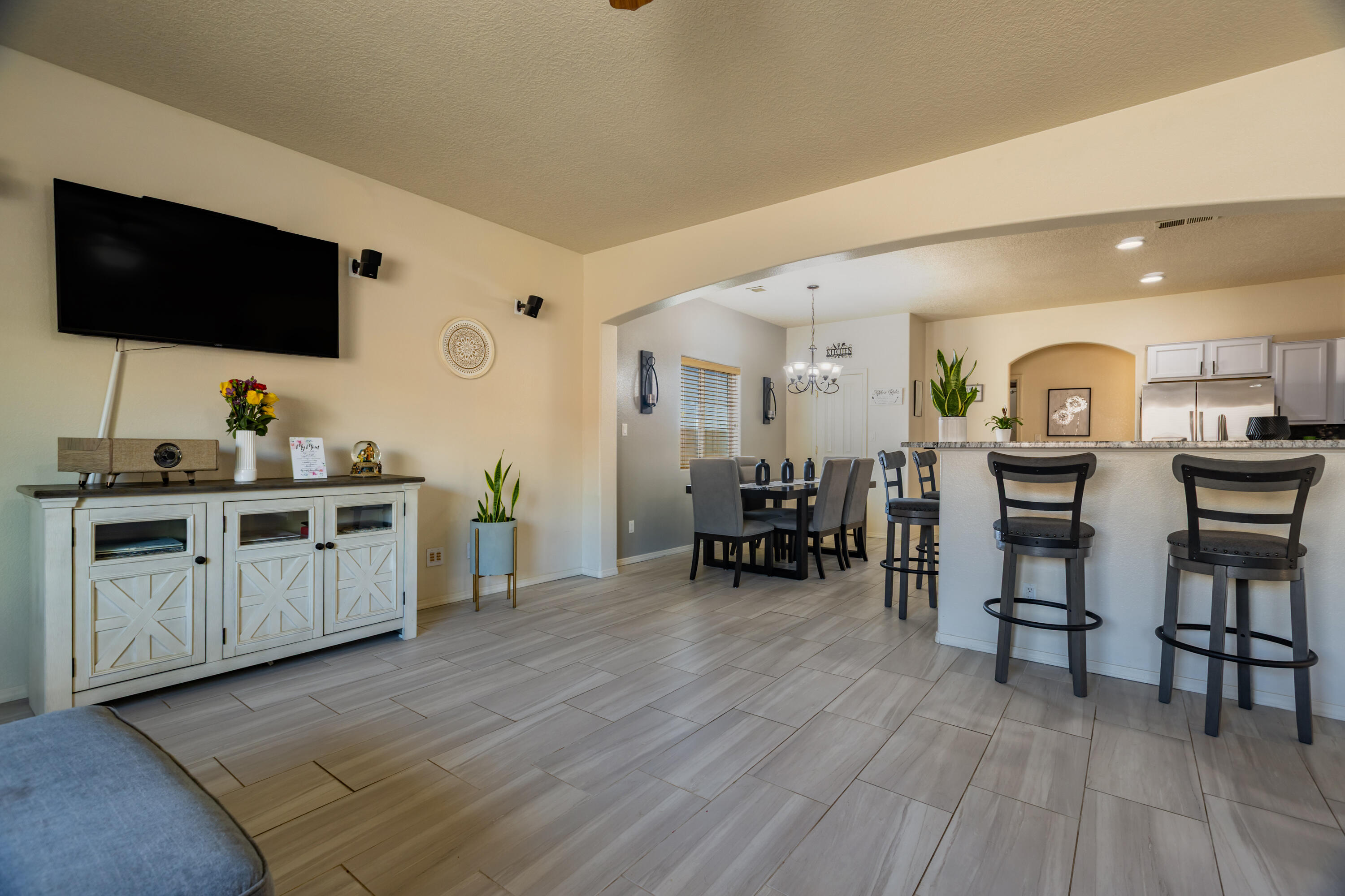 Rio Rancho, New Mexico 87144, United States, 4 Bedrooms Bedrooms, ,3 BathroomsBathrooms,Residential,Active,203250