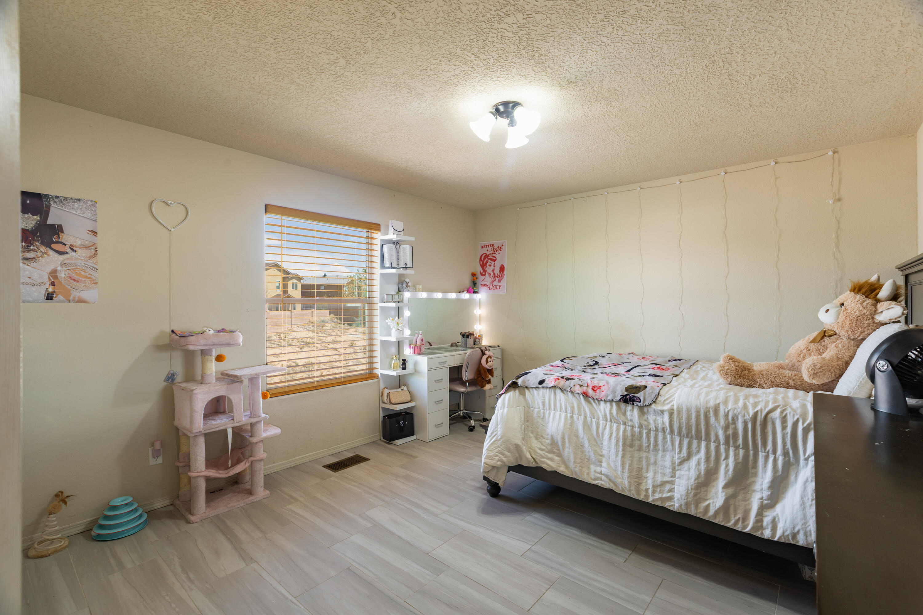 Rio Rancho, New Mexico 87144, United States, 4 Bedrooms Bedrooms, ,3 BathroomsBathrooms,Residential,Active,203250