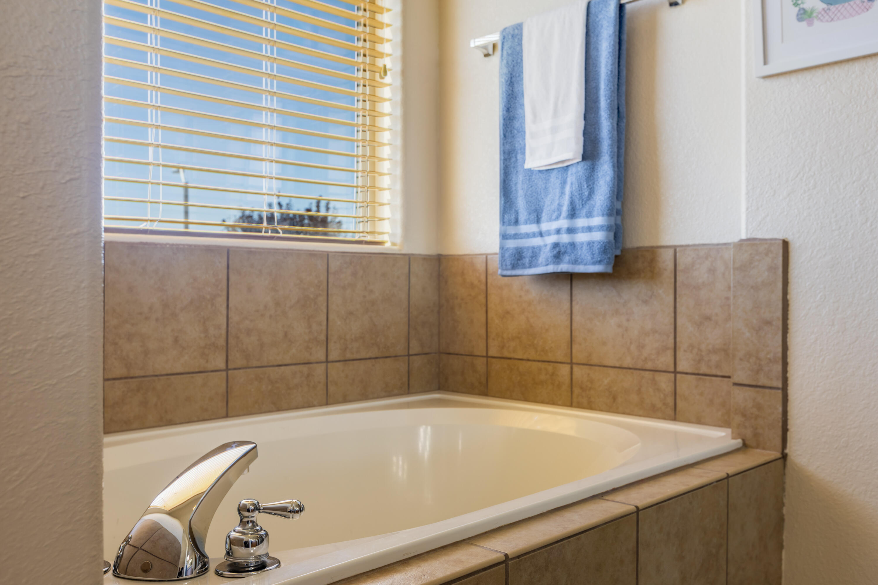 Rio Rancho, New Mexico 87144, United States, 4 Bedrooms Bedrooms, ,3 BathroomsBathrooms,Residential,Active,203250