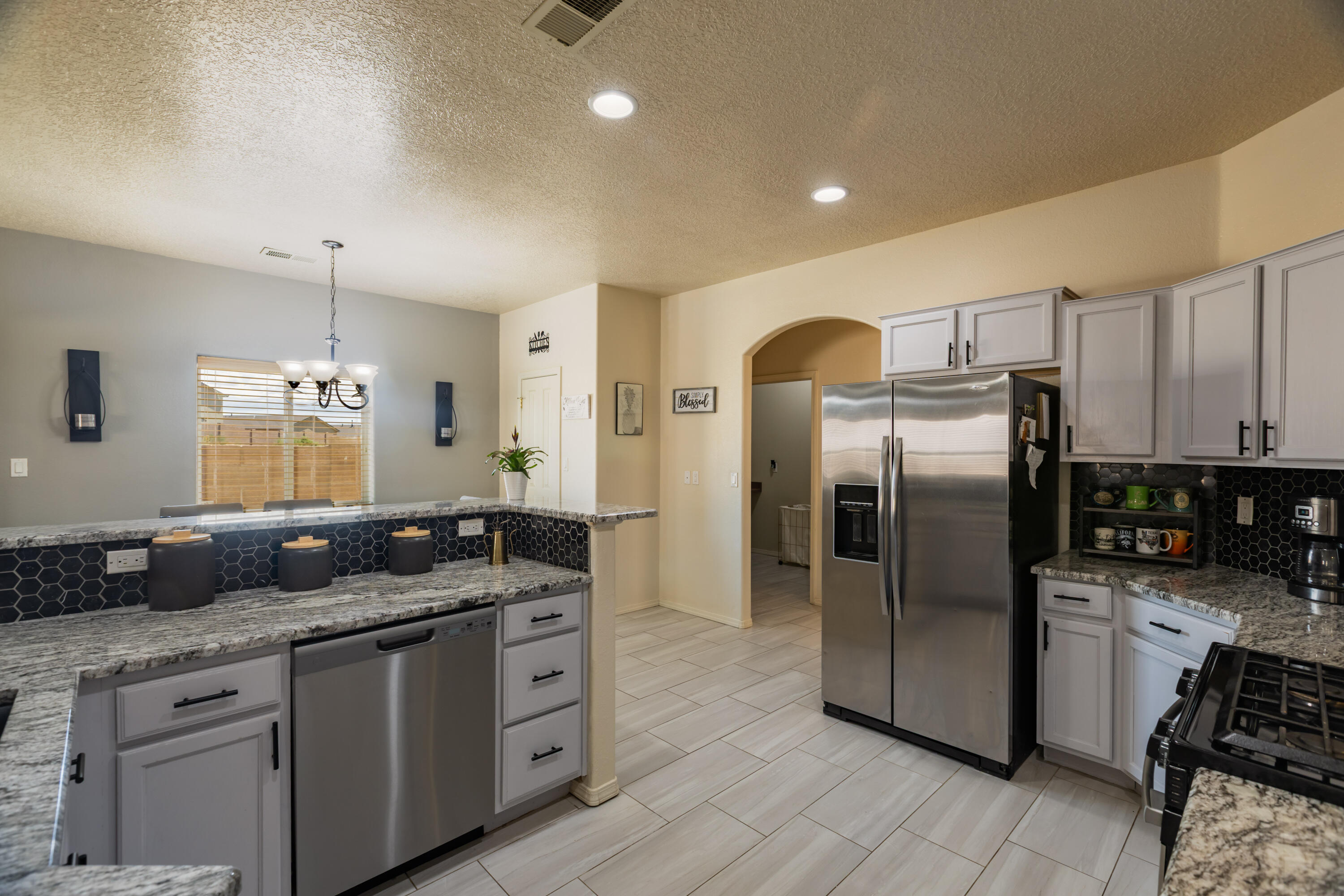 Rio Rancho, New Mexico 87144, United States, 4 Bedrooms Bedrooms, ,3 BathroomsBathrooms,Residential,Active,203250