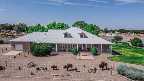 Photo of 40 LA BAJADA Road, Los Lunas, NM 87031 (MLS # 1092284)