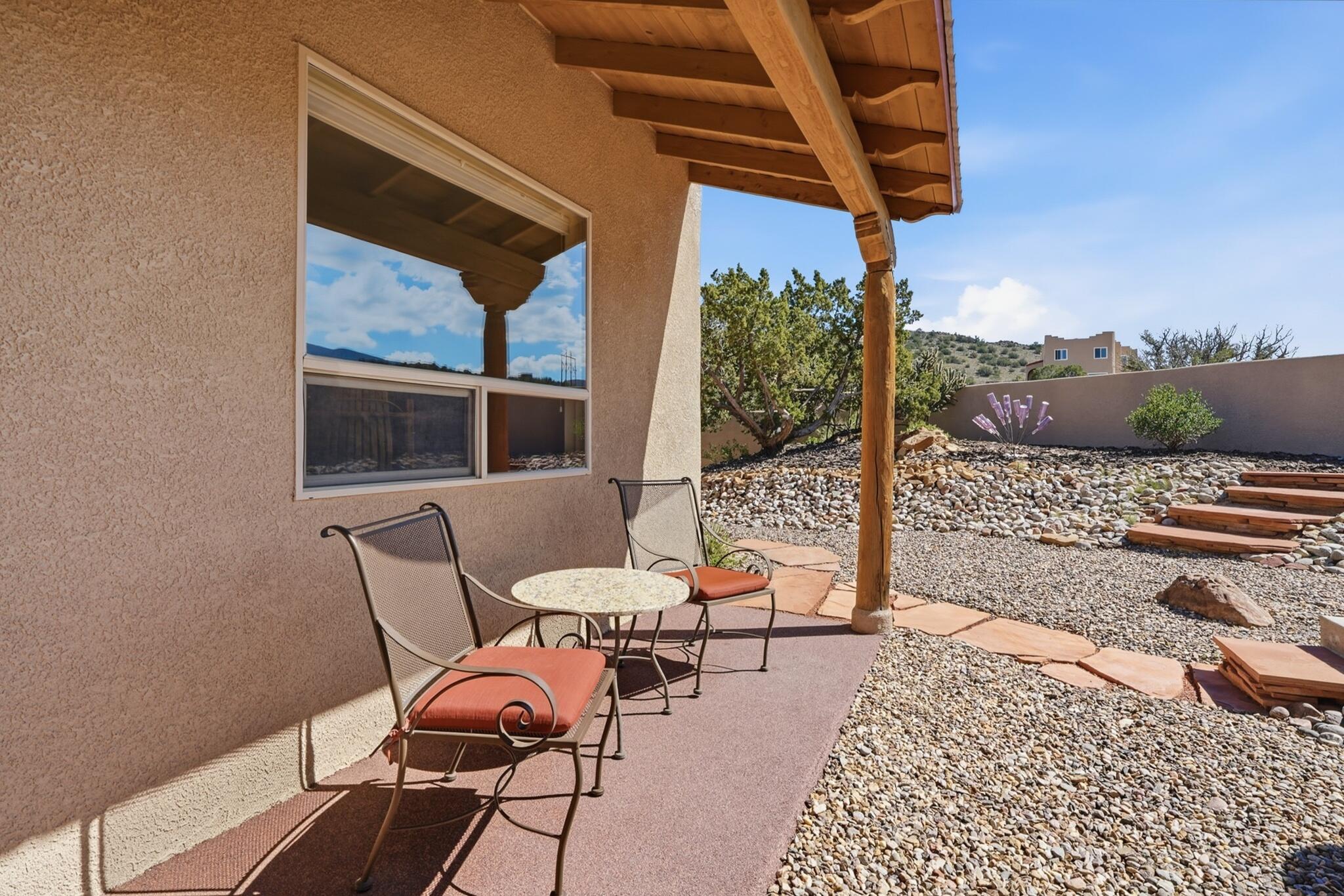 10 Las Brisas Lane