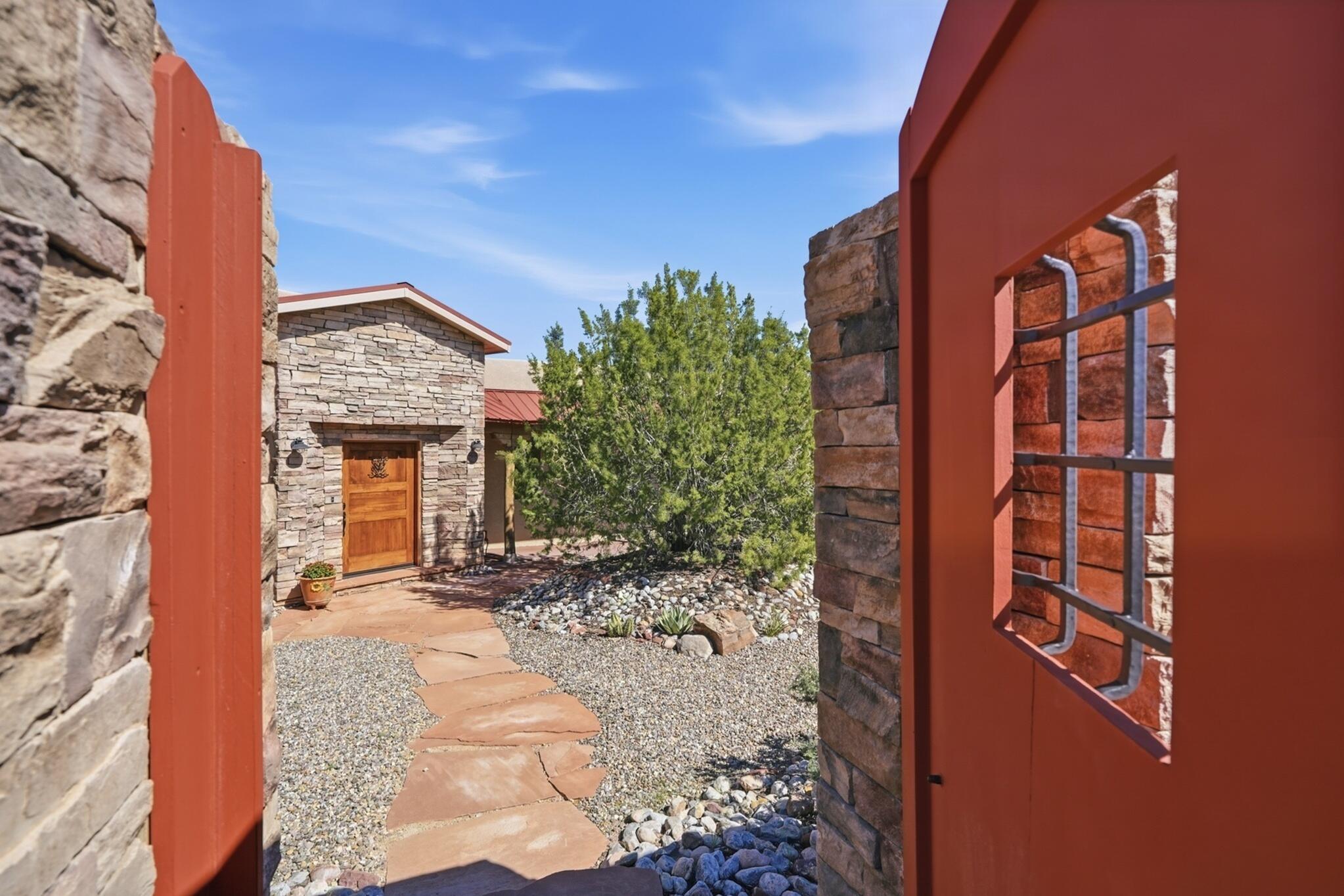 10 Las Brisas Lane
