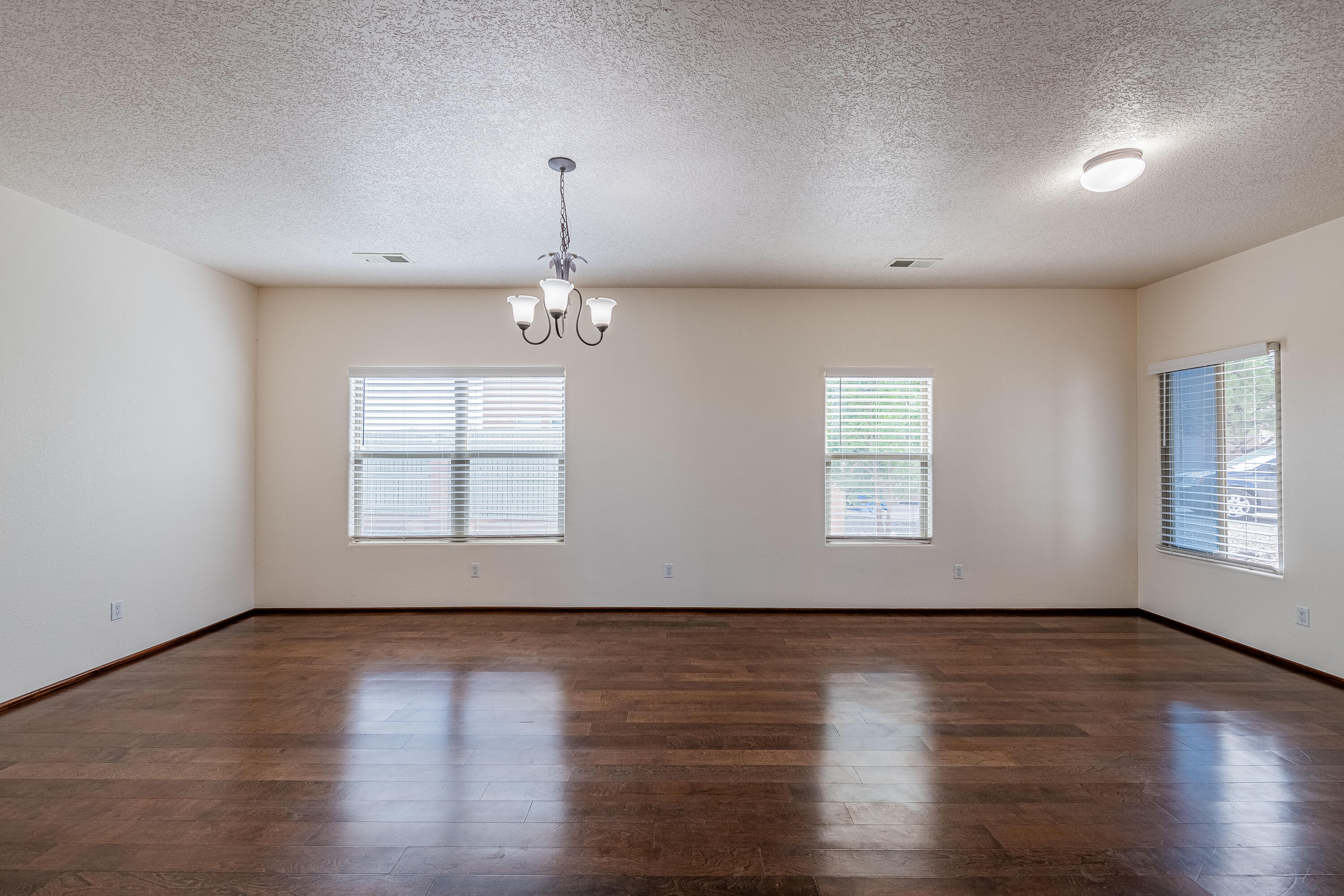 6639 Mountain Hawk Loop NE