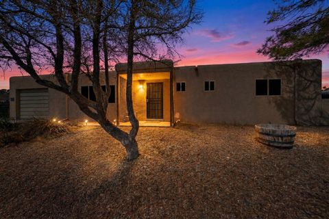 Photo of 803 Gral Trevino Drive SE, Rio Rancho, NM 87124 (MLS # 1101900)