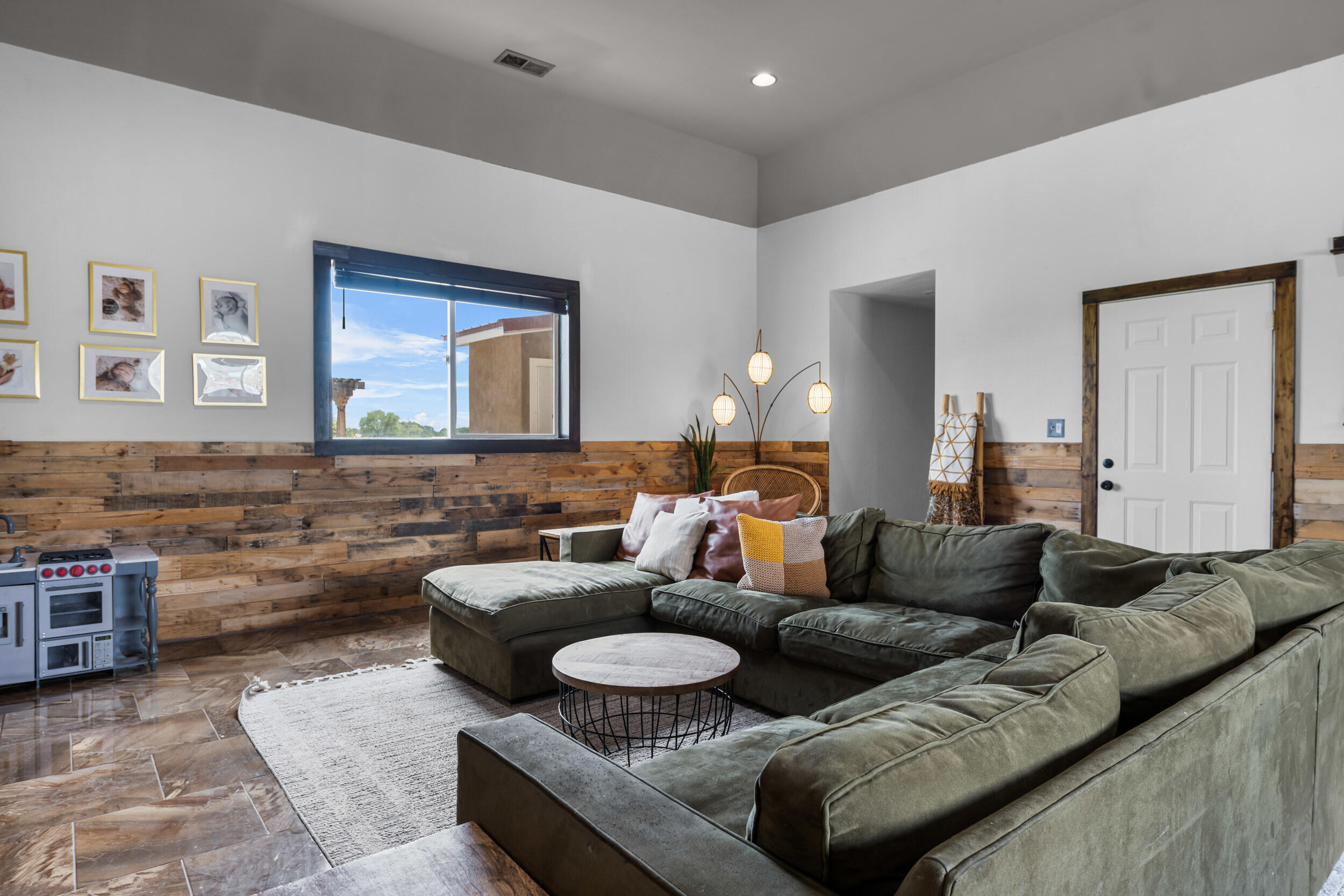 1133 Sunflower Avenue, Belen, New Mexico image 8