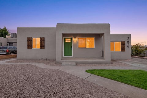 Photo of 2639 Washington Street NE, Albuquerque, NM 87110 (MLS # 1111842)