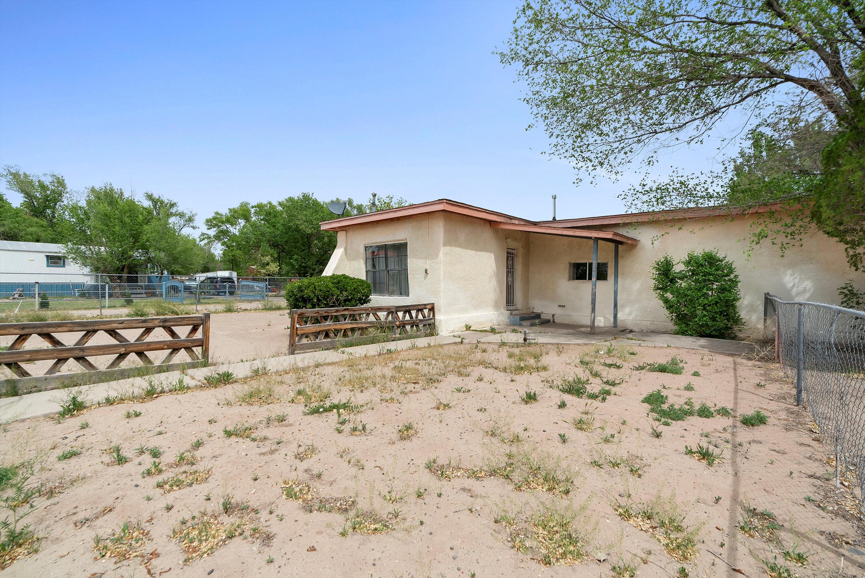 253 & 259 Gonzales Lane, Los Lunas, New Mexico image 2