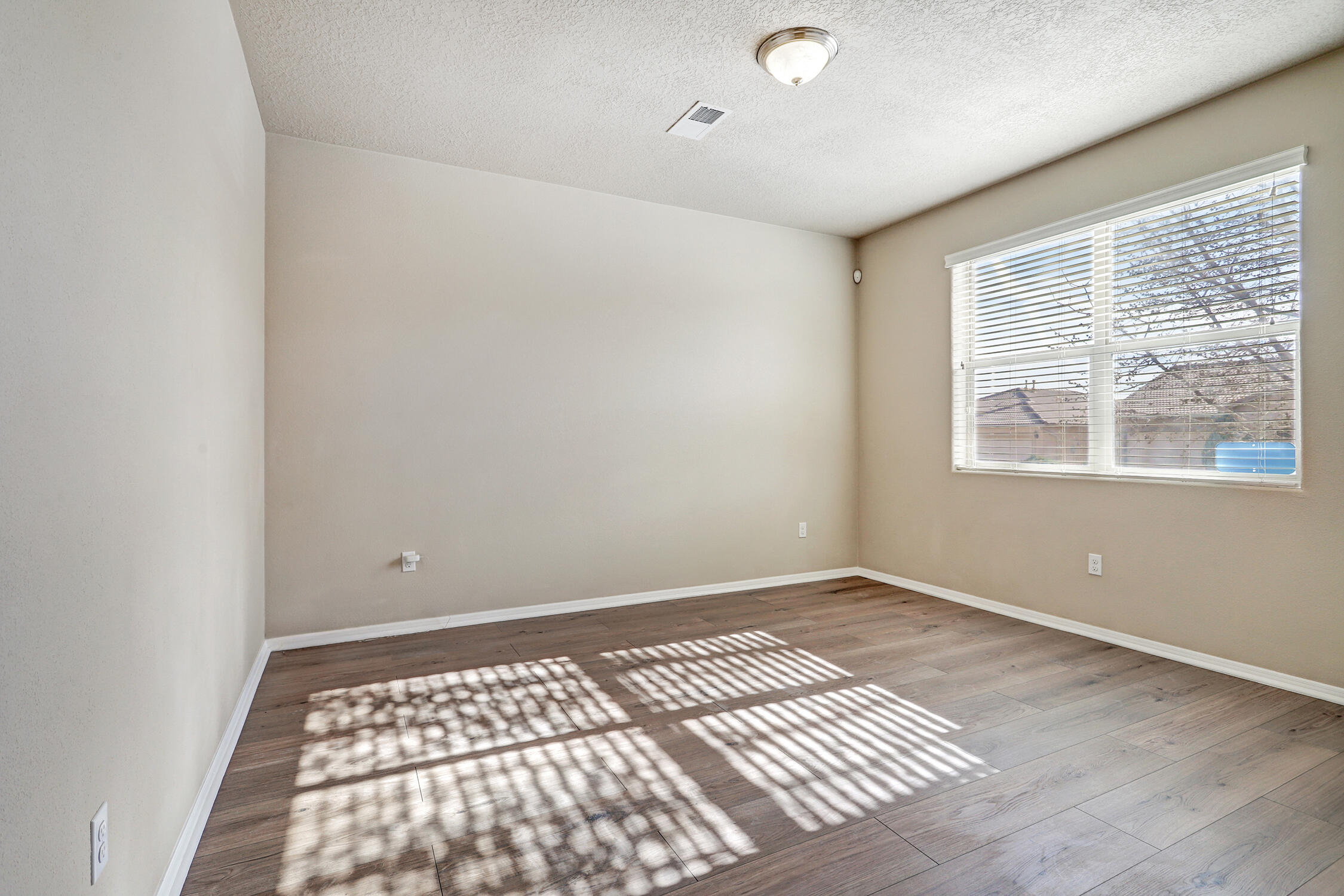 7320 Skagway Drive NE