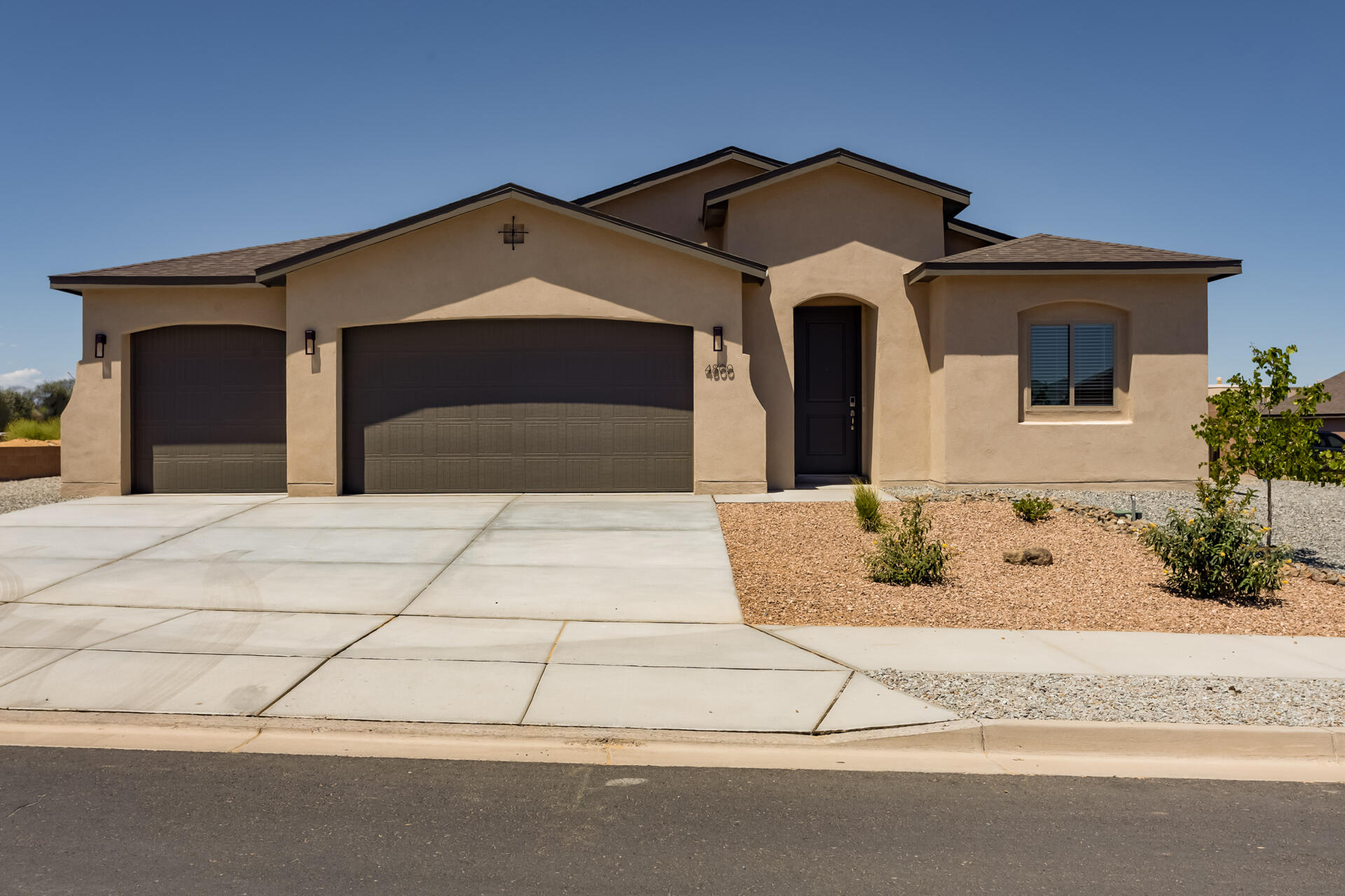 4800 Manzano Peak Street, Los Lunas, New Mexico image 1