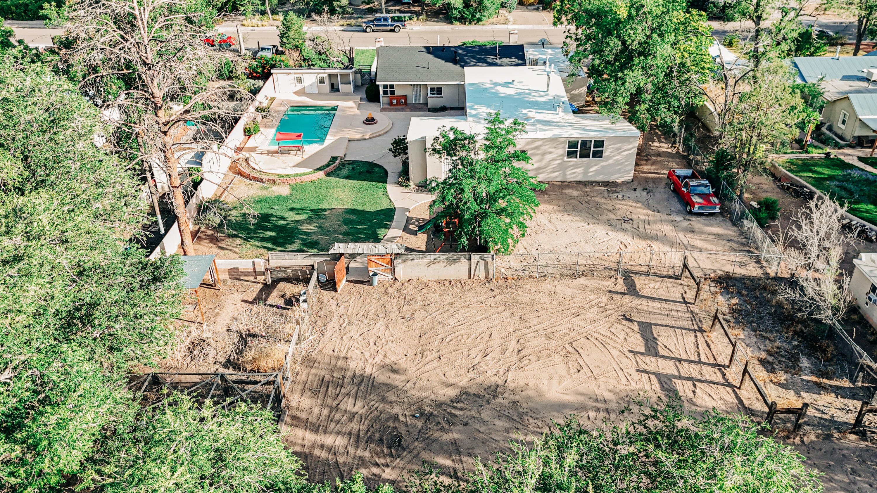 Photo 4 of 74 of 1317 Los Arboles Avenue NW house