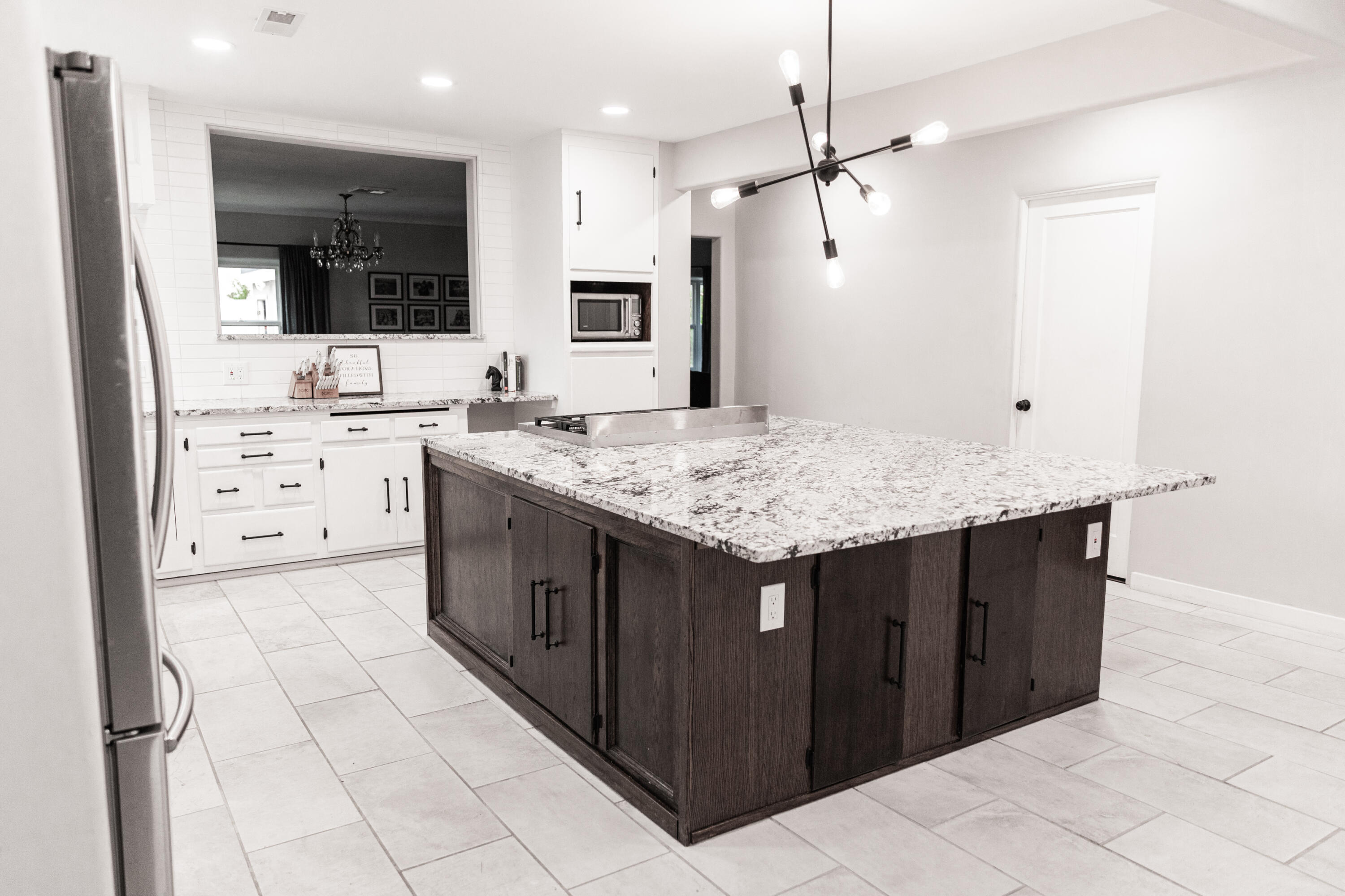 Photo 8 of 74 of 1317 Los Arboles Avenue NW house