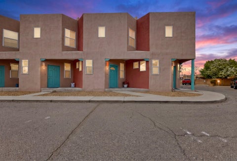 Photo of 615 Menaul Boulevard NW #UNIT C, Albuquerque, NM 87107 (MLS # 1112423)