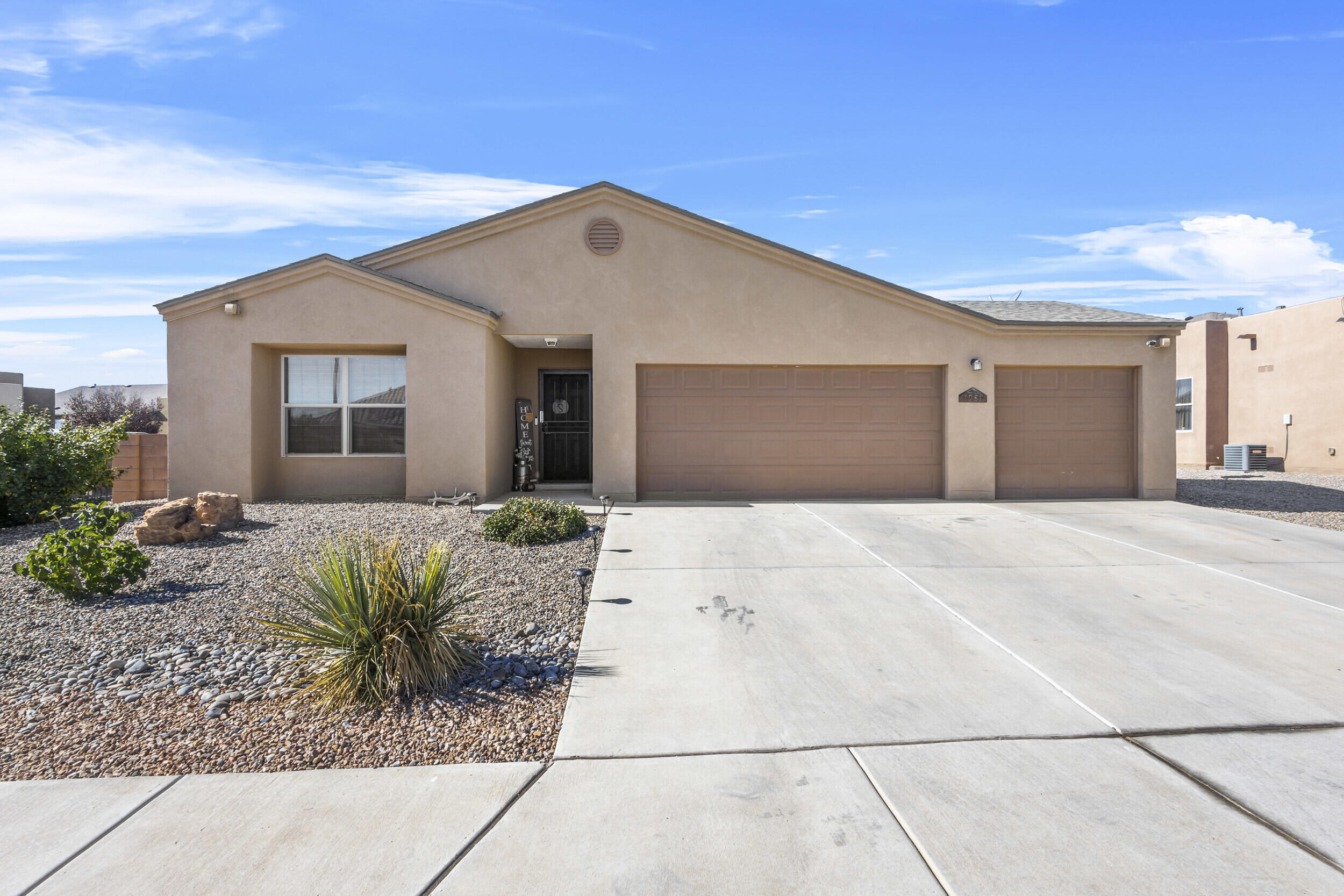 1981 Camino Rincon, Los Lunas, New Mexico image 2