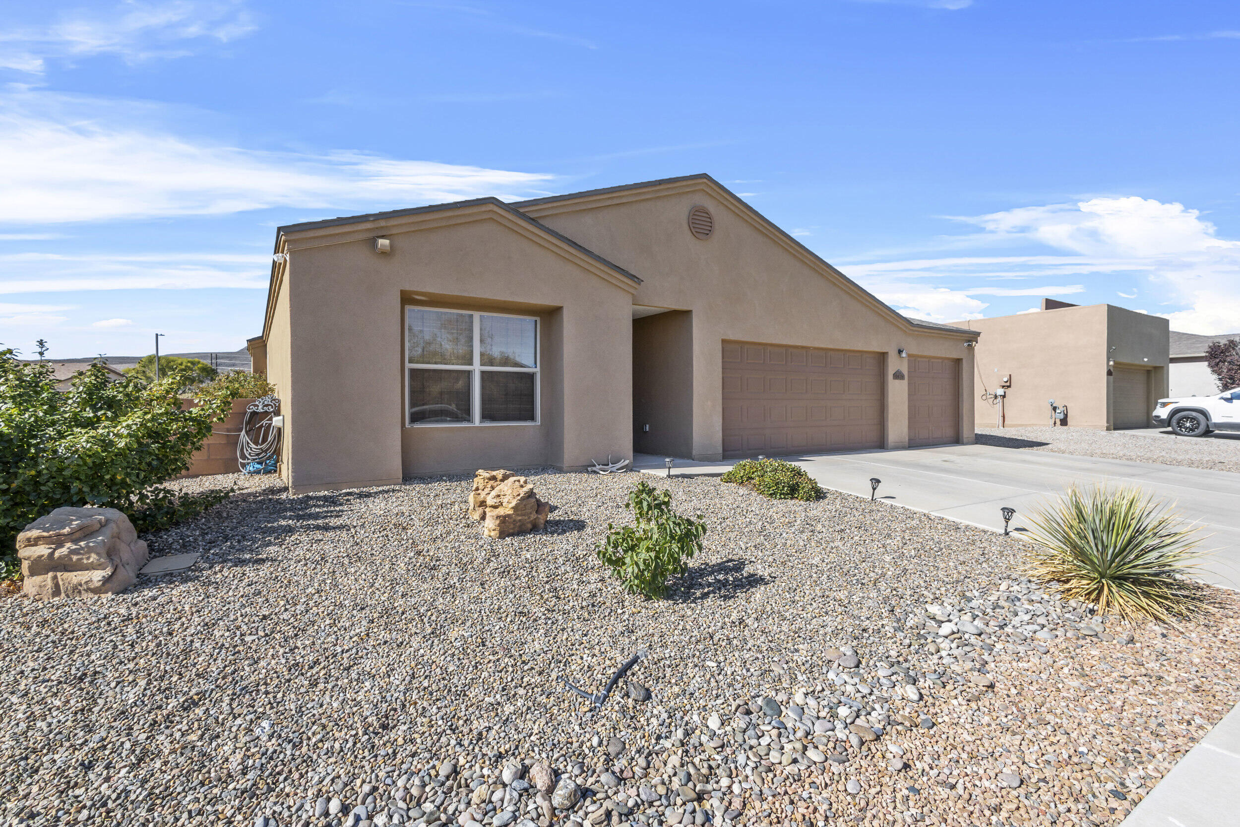 1981 Camino Rincon, Los Lunas, New Mexico image 3