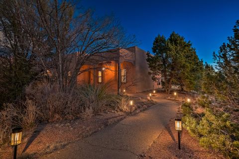 Photo of 1180 Laurel Place NE, Albuquerque, NM 87122 (MLS # 1098664)
