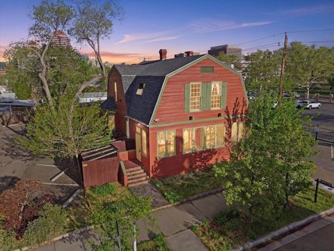 Photo of 216 9th Street NW, Albuquerque, NM 87102 (MLS # 1100688)