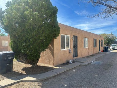 119 Charleston Street SE Albuquerque NM 87108