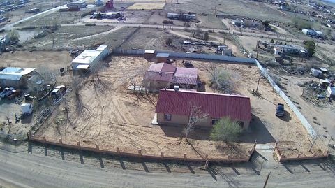Photo of 5 Santa Barbara Drive, Los Lunas, NM 87031 (MLS # 1099314)