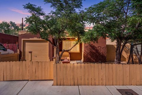 Photo of 1325 La Poblana Road NW, Albuquerque, NM 87107 (MLS # 1102335)