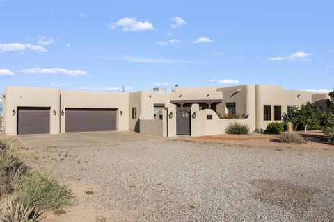Photo of 400 ALBOR Circle NE, Rio Rancho, NM 87124 (MLS # 1093053)