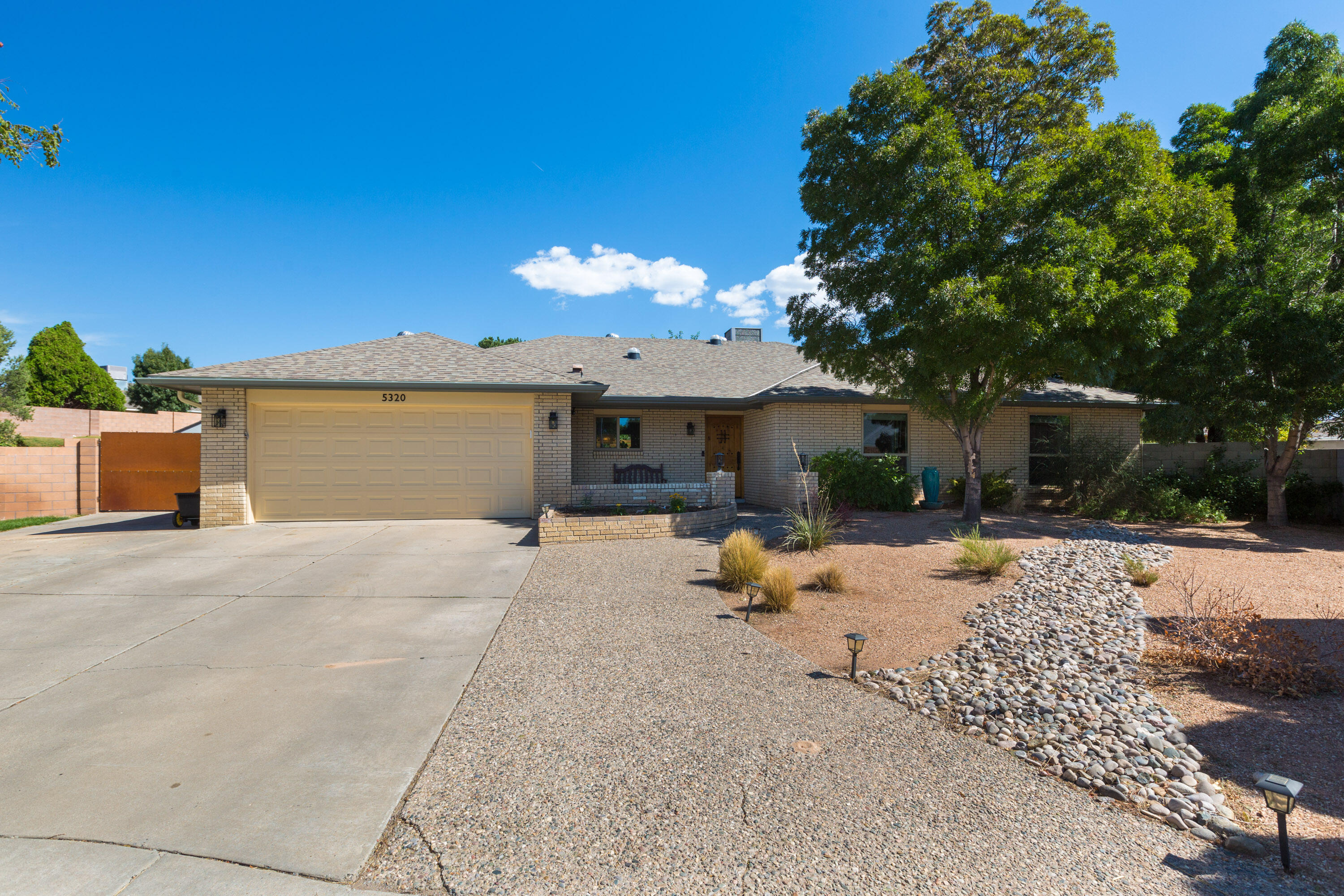 5320 Queens Court, Albuquerque, New Mexico image 1