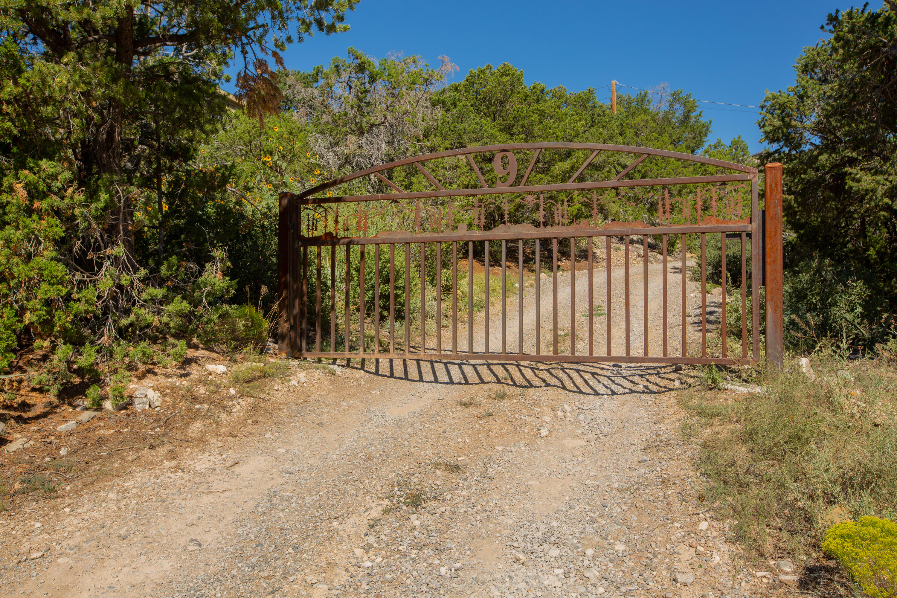 9 Imelda Court, Tijeras, New Mexico image 2